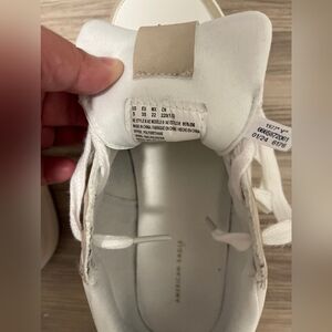 American Eagle Outfitters White Minimalist Sneakers